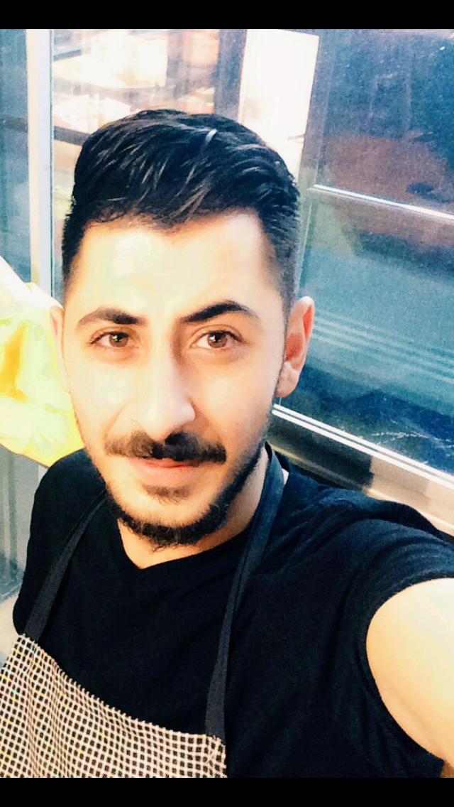 Hilal bıyıklı erkekler çok hoş degillermi?