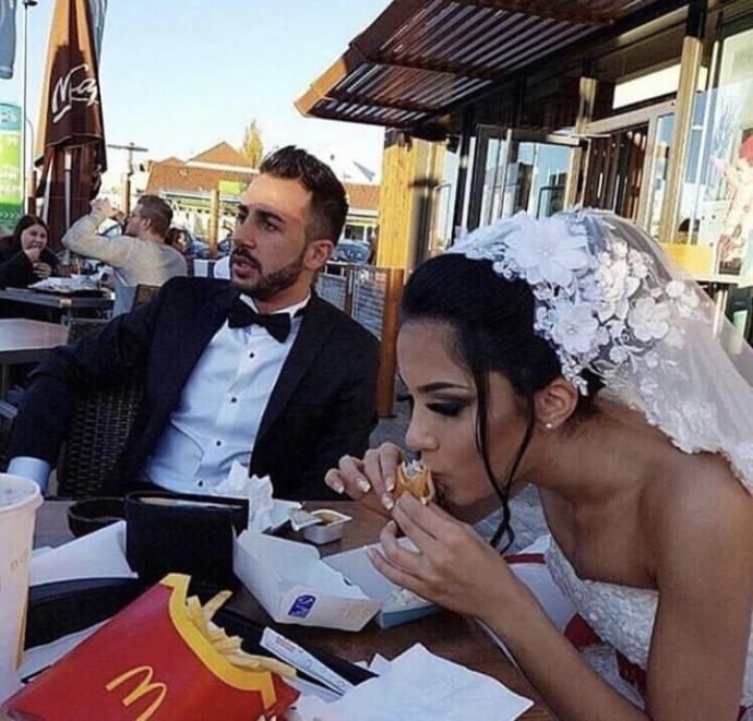 Düğün töreninizden önce yemek yer miydiniz? Ne yemeği tercih ederdiniz?