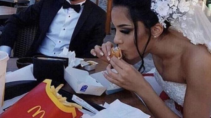 Düğün töreninizden önce yemek yer miydiniz? Ne yemeği tercih ederdiniz?