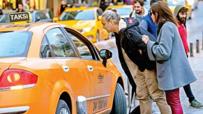 Taksicilerin yarattığı algı sebebiyle yeni bir düzenlemeyle taksi şoförü olmak zorlaştırılmalı mı?
