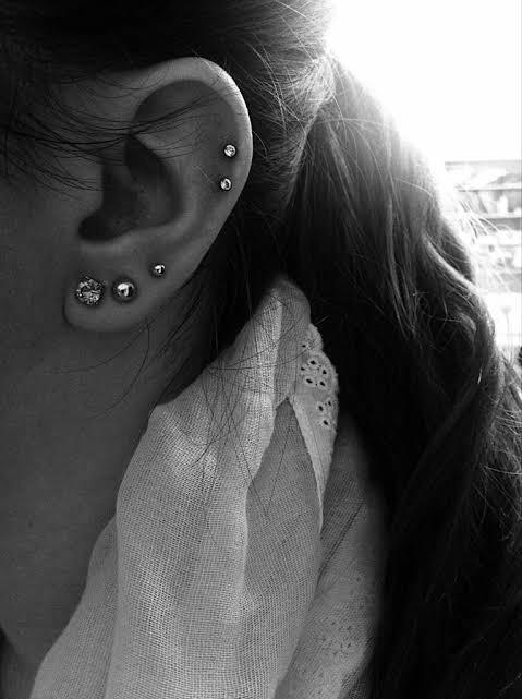 Kulak piercingi kızlarda nasıl duruyor sizce, çekici mi yoksa itici mi?