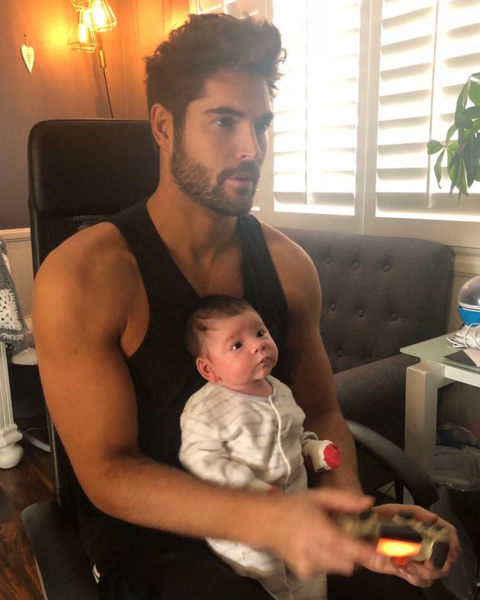 Nick bateman erkekse, bizimkiler ne?