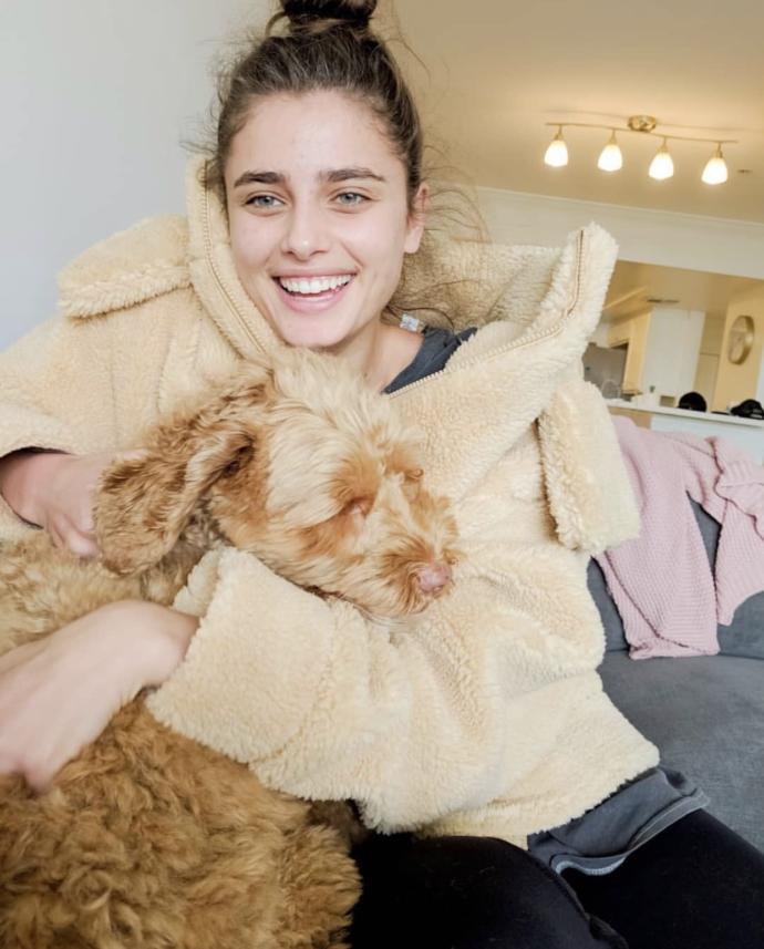 Sizce Taylor Hill güzel mi ?