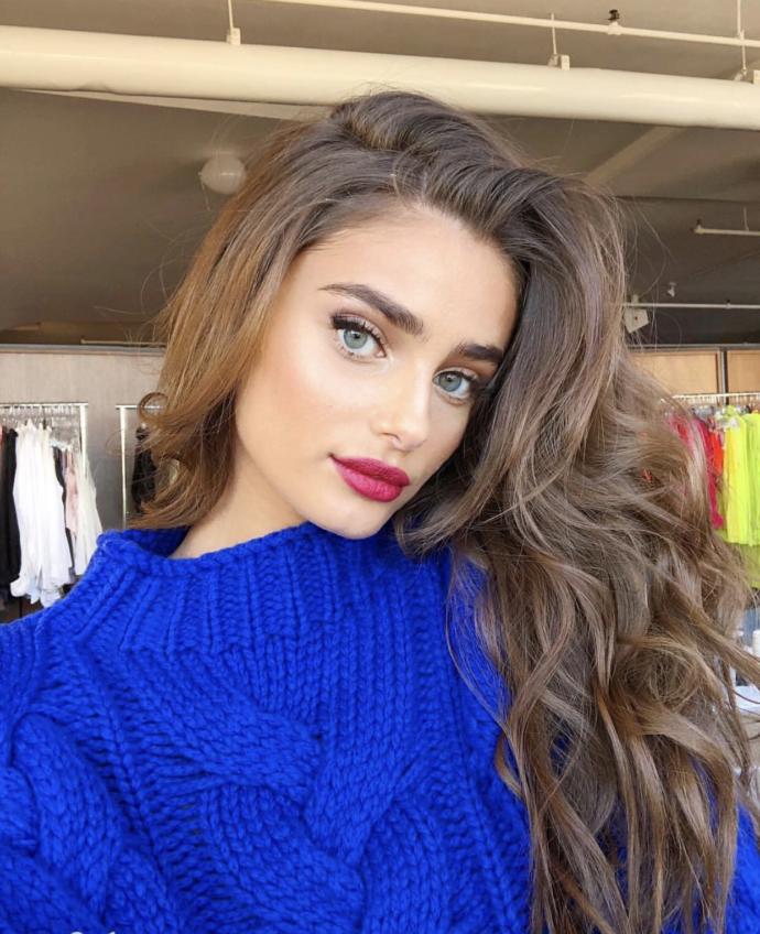 Sizce Taylor Hill güzel mi ?