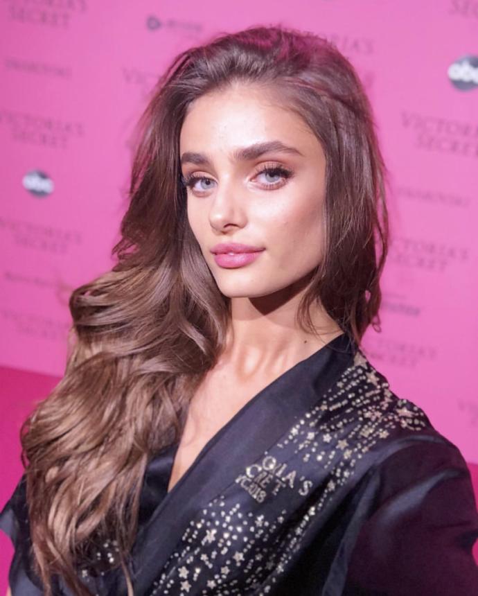Sizce Taylor Hill güzel mi ?