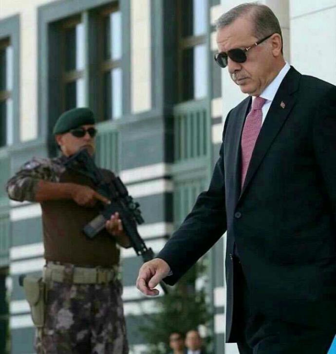 Recep Tayyip Erdoğan cidden karizmatik değil mi?