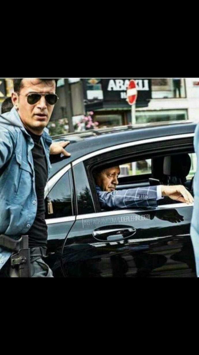 Recep Tayyip Erdoğan cidden karizmatik değil mi?