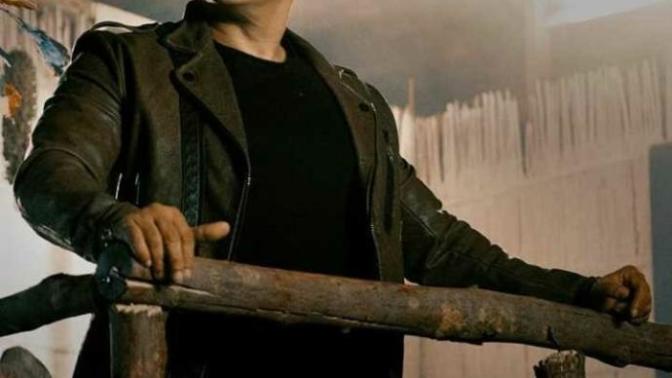 Salman Khan sizce yakışıklı mı?