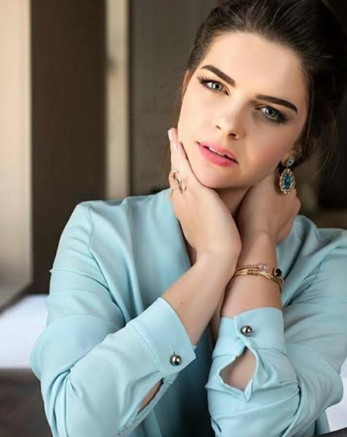 Pelin karahan vs. Hilal altınbilek.?
