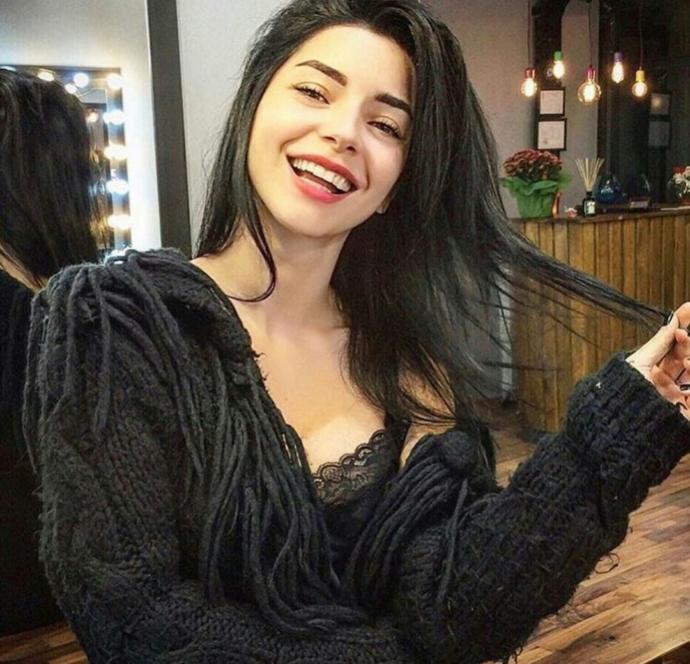 Türk bayan oyuncular çok güzel değil mi?