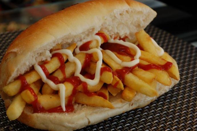Yarım ekmek arası en iyi ne gider?