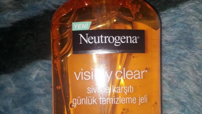 Neutrogena visibly clear sivilce karşıtı günlük temizleme jeli?
