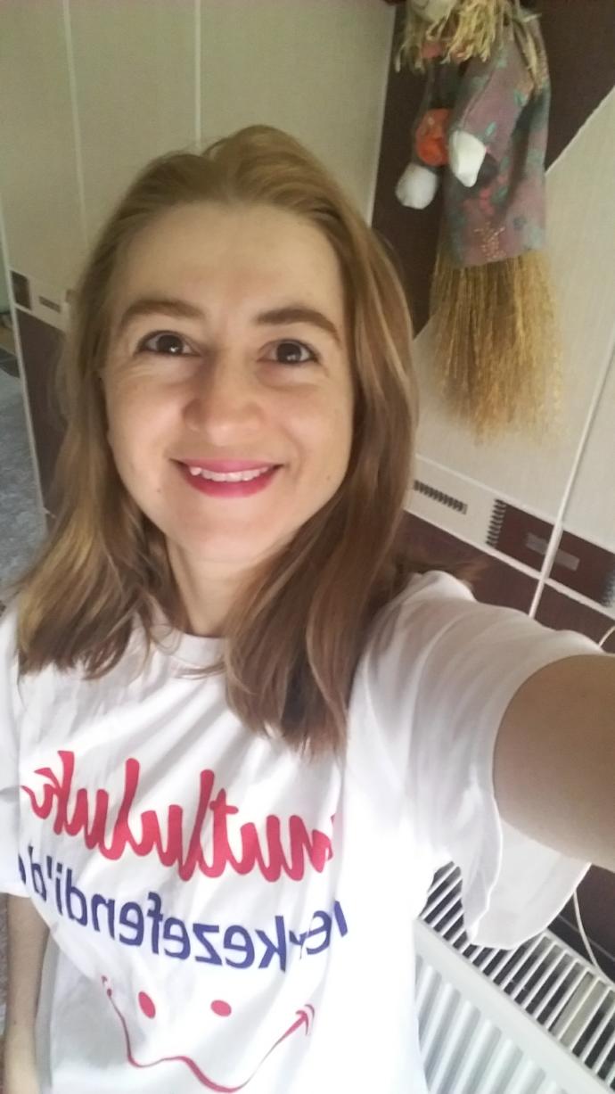 Kızlar,  evde saçını açıcı ile açan var mı?