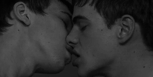 Bizim Gay Pornolarını severek izlediğimiz gibi erkeklerde lezbiyen pornoları izler mi :D?