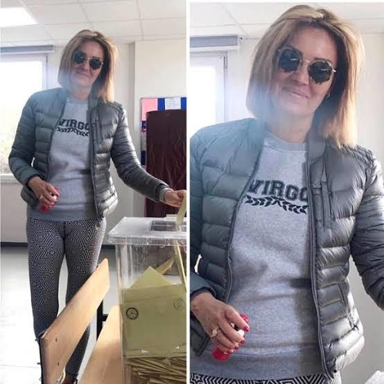 Bu kıyafette neden tanga izi bu kadar çok belli oluyor?