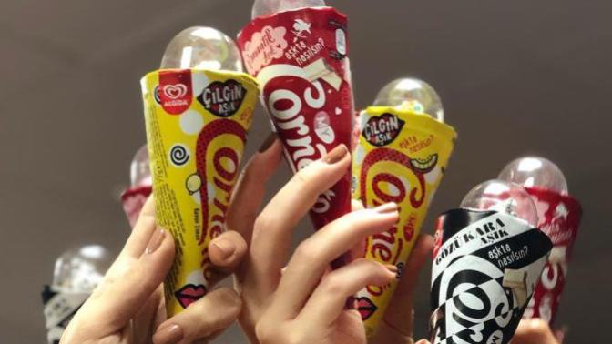 Cornetto’nu seç, göster aşkını! Senin aşkın nasıl; Çılgın mı? Gözü Kara mı? Romantik mi?