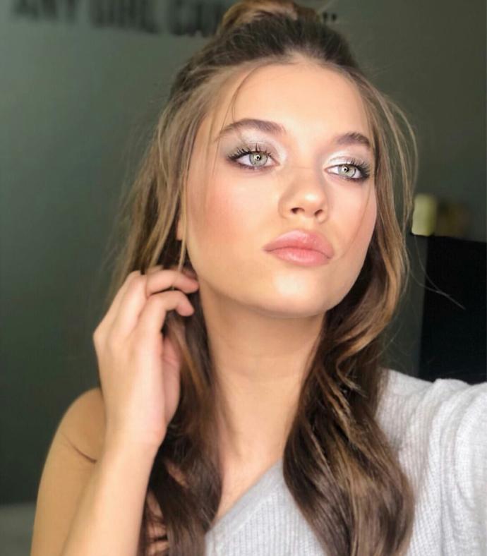 (Anket) Hande Erçel vs Afra Saraçoğlu?
