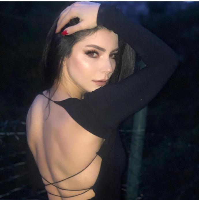 Hande Erçel mi daha çekici, Merve Boluğur mu?