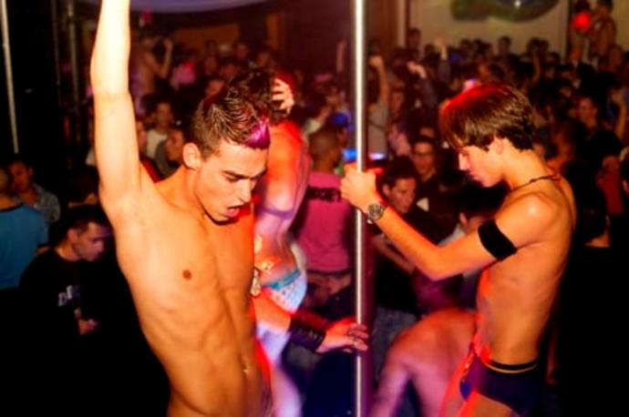 Kızlar gay bara gittiniz mi hiç? Gitmediyseniz gitmek ister miydiniz?