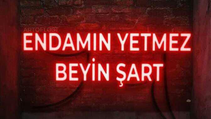 KScanlar en sevdiği neon yazıları paylaşabilir mi?