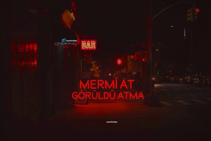 KScanlar en sevdiği neon yazıları paylaşabilir mi?