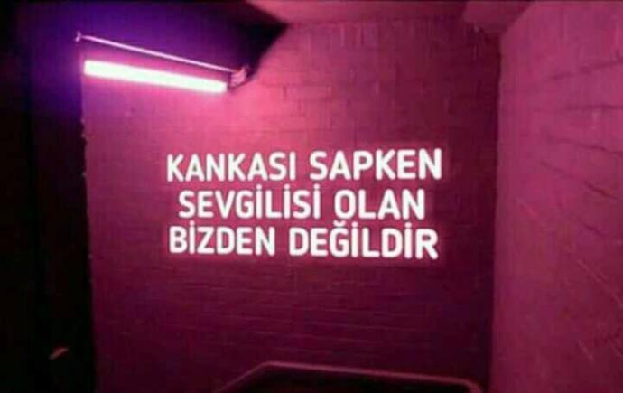 KScanlar en sevdiği neon yazıları paylaşabilir mi?