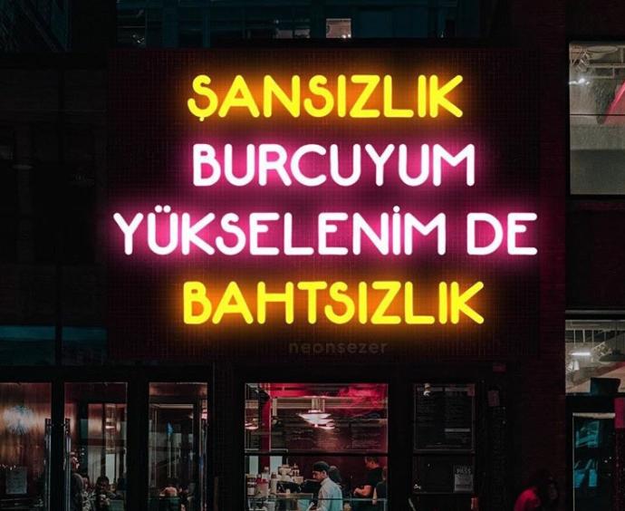 KScanlar en sevdiği neon yazıları paylaşabilir mi?