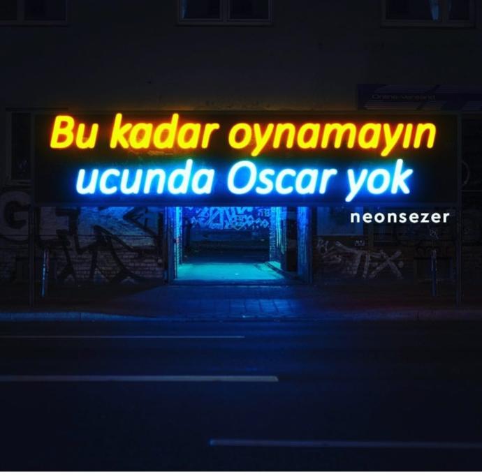 KScanlar en sevdiği neon yazıları paylaşabilir mi?