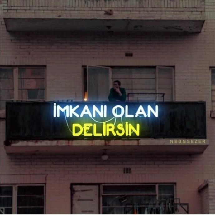 KScanlar en sevdiği neon yazıları paylaşabilir mi?