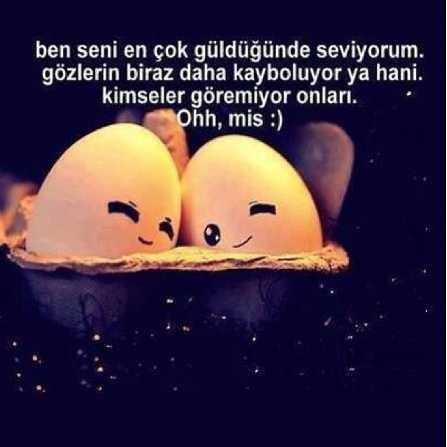 Gülünce gözleri kısılan biri mi daha çekicidir, yoksa gamzesi olan mı?