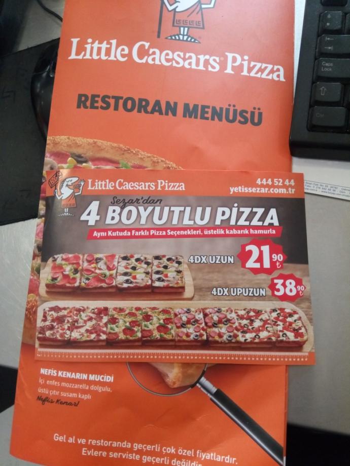 Little Caesars 'ın Yeni Upuzun Pizzasını Deneyen Varmi?