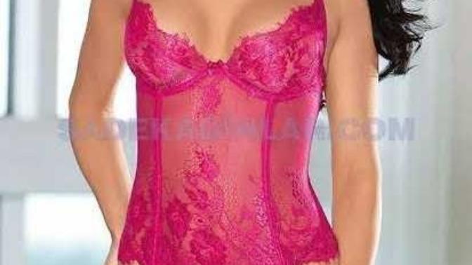 Pembe iç çamaşırları ve giyen kızlar hakkında ne düşünürsünüz?