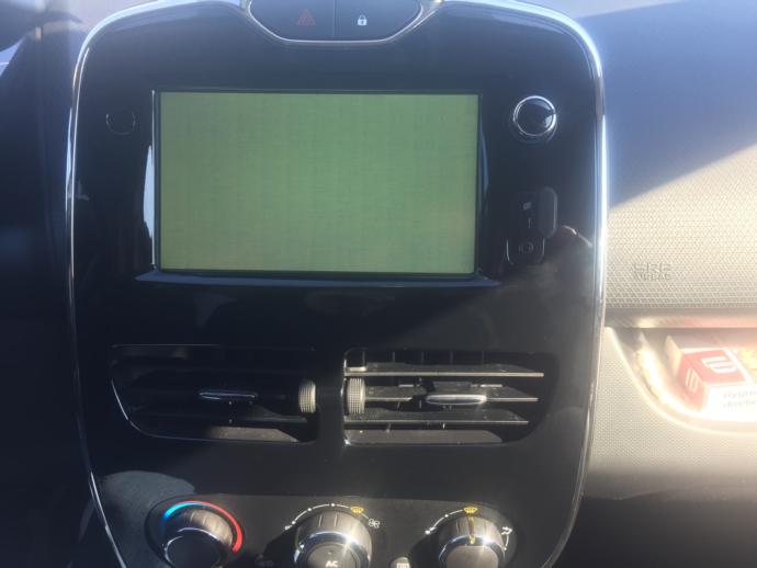 Clio 4 2014 media nav çöktü yardim?