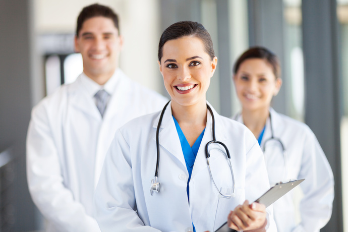 Doktor öğretim üyesi mi daha tecrübelidir yoksa uzman hekim mi?