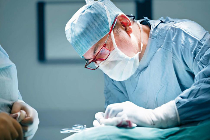 Doktor öğretim üyesi mi daha tecrübelidir yoksa uzman hekim mi?