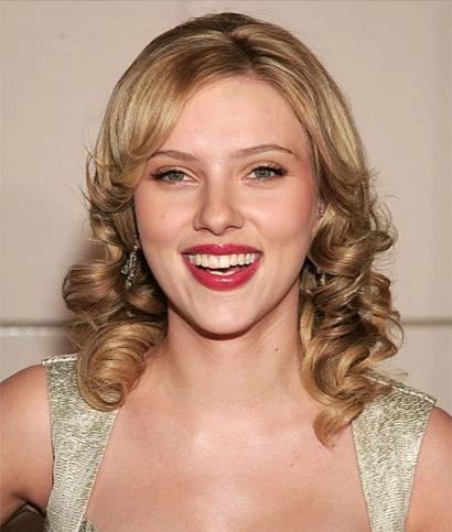 Sizce megan fox 'mu? scarlett johansson 'mu megan fox/scarlett johansson?