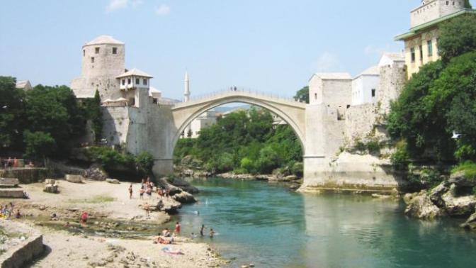Bosna-Hersek'e geldiniz mi hiç? Başkent Saraybosna, Mostar şehri ve tarihi Mostar Köprüsü'nü yakından gördünüz mü?