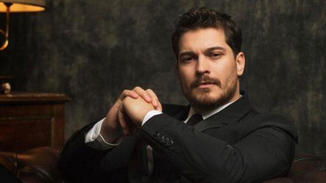 Bu ünlü erkeklerden hangisi yakışıklılığıyla “Yavrum baban nereli” dedirtiyor?