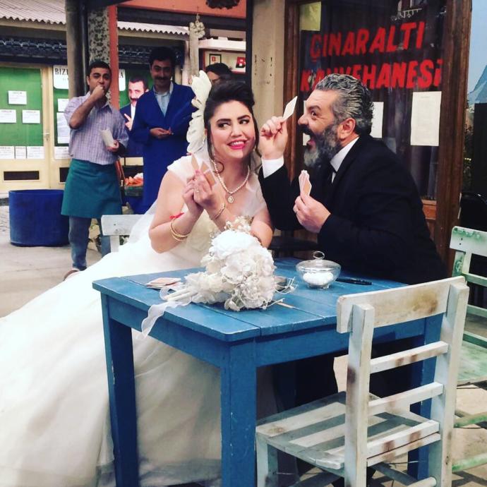 Nikah tazelemek ilişkiye heyecan katar mı? Evlenince nikah tazelemeyi düşünür müsünüz?