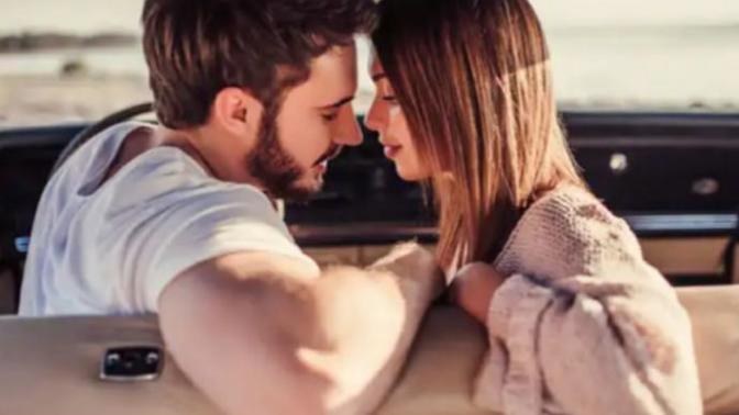 Aşk kapıyı çalınca evde kimse yok mu dersiniz? aşk kapinizi çalsınmı caldımı?