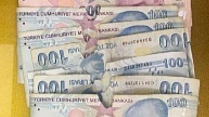 Cüzdandaki ucu yırtık parayı başkasına çaktırmadan mı verirsin yoksa bankada mı değiştirirsin?