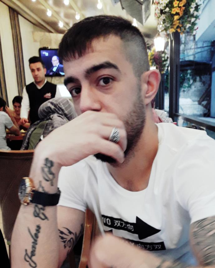 Eniştemiz yakışıklı mi?