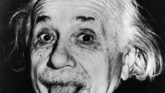 Einstein neden hiç çorap giyinmezdi? Çorap giymek zararlı mıdır sizce?