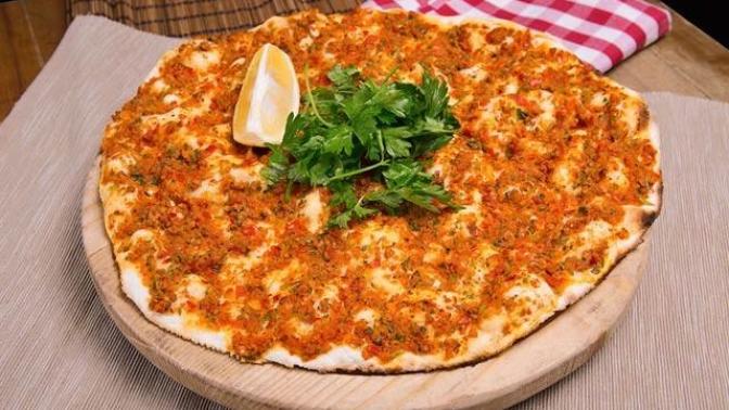 Lahmacunun içine katılan malzemeleri bilseniz yine de yemeye devam eder miydiniz?