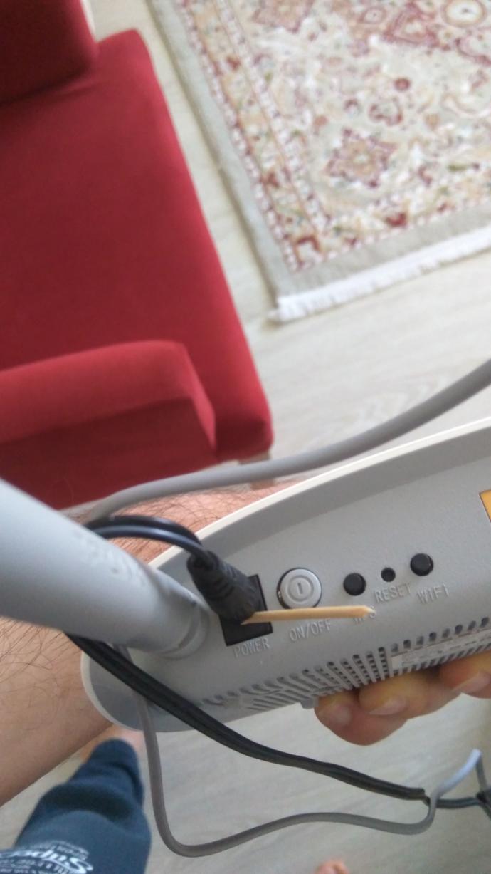 Modemin ömrü ne kadardır internet bağlantısındaki kopukluk modemden dolayı olabilir mi yoksa yeni modem aldırmak için mi servis?
