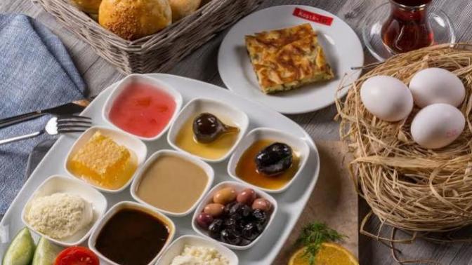 Sahurda özellikle suyu fazla içip sürekli tuvalete gitmek zorunda kalıyor musunuz? Bu nedenle uykunuzu kaçırıyor musunuz?