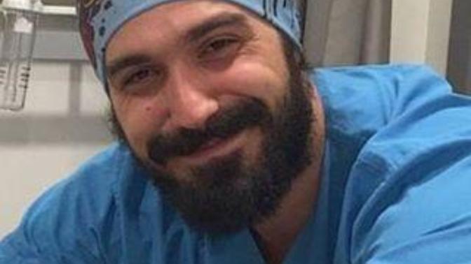 Op. Dr. Reşit Burak Kayan gibi özenerek burun estetigi yapan birini önerir misiniz?