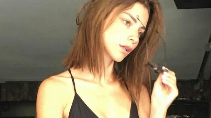 Böyle aşırı zayıf kızlar seksi mi, itici mi sizce?