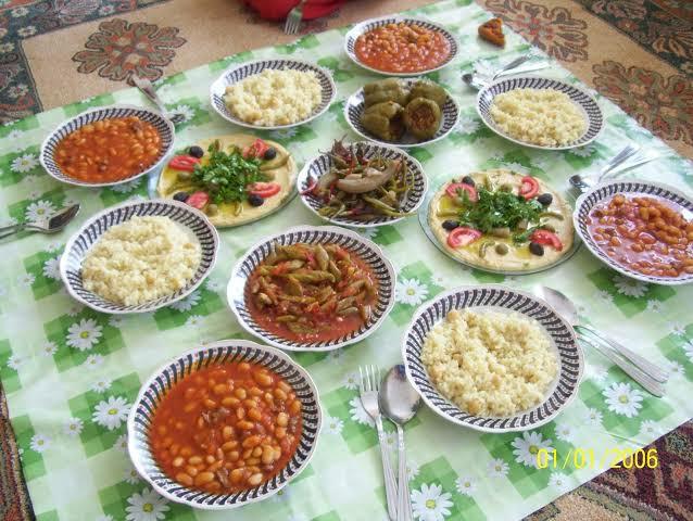 Yer sofrası mı yemek masası mı?
