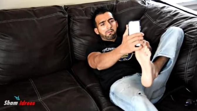 Ayak parmağını telefon kilidi yapan sevgili bir haltlar karıştırıyor olabilir mi?